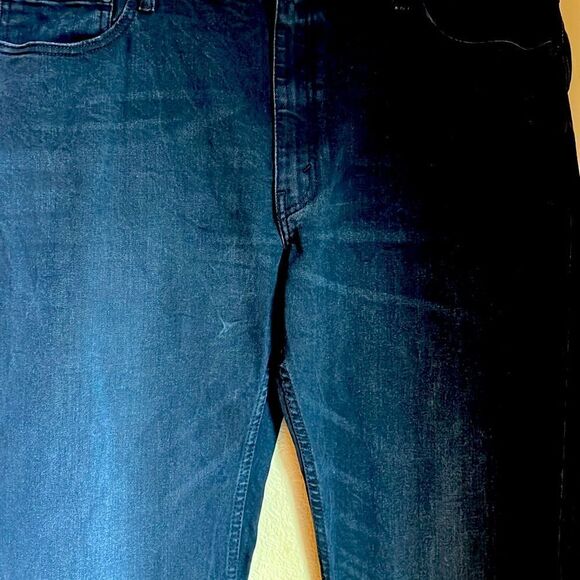Levi’s 559 Jeans Black with light fading and whiskering and a bit of stretch - Picture 5 of 9